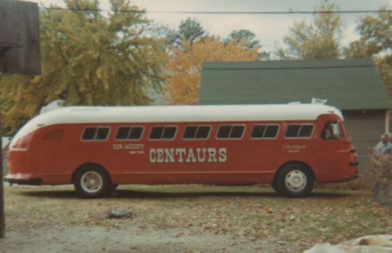 Centaurs_Bus_1969_Side_View_001